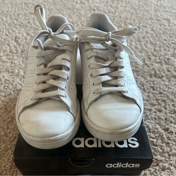 Adidas Advantage gold/white tennis shoes - size 6 - Picture 2 of 3